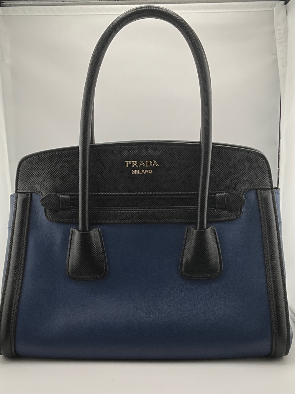 #R30 PRADA Milano Bicolour Saffiano Trimmed (Org $1,850USD) Canvas #Leather Bag - Picture 2 of 8